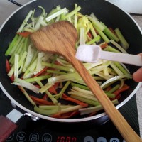芹菜肉丝的做法图解8