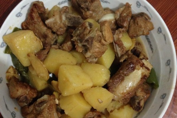 土豆烧排骨(最简单的做法)的做法