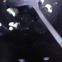 大蒜叶炒千张的做法图解5