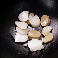 #菁选酱油试用#酱爆年糕的做法图解2