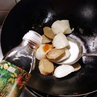 #菁选酱油试用#酱爆年糕的做法图解3