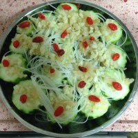 蒜蓉粉丝干瑶柱蒸丝瓜的做法图解6