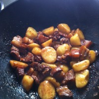 土豆红烧肉的做法图解8