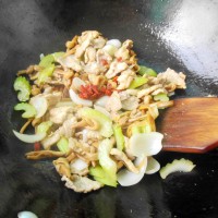 百合西芹炒肉片的做法图解9