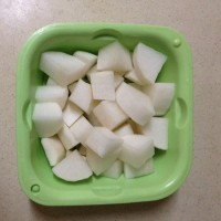 萝卜焖牛腩的做法图解1