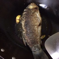家烧鲫鱼(无细骨鲫鱼)的做法图解2