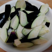 青椒炒茄子——少油健康版的做法图解2
