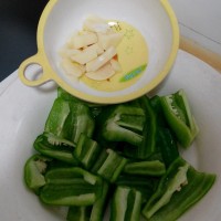 青椒炒茄子——少油健康版的做法图解3