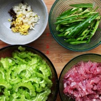 苦瓜肉丝的做法图解2