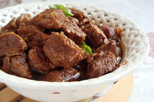 炖牛肉的做法