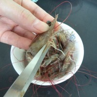 世界杯美食——椒盐虾头的做法图解2