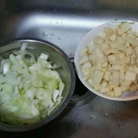 电饭锅红烧肉焖饭的做法图解1