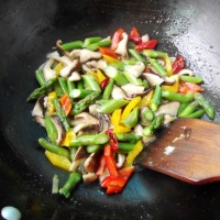 鲜菇炒芦笋的做法图解8
