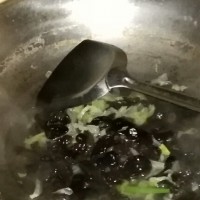 黑牡丹(榨菜酱拌木耳)-乌江榨菜的做法图解3