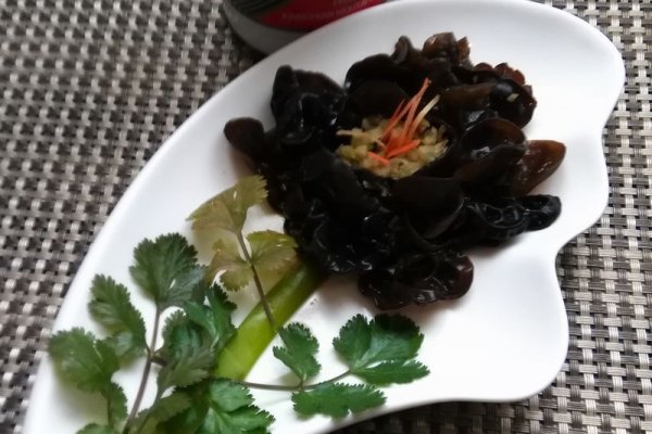 黑牡丹(榨菜酱拌木耳)-乌江榨菜的做法