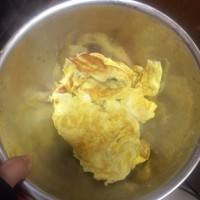 西红柿炒鸡蛋的做法图解2