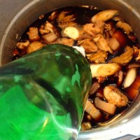 小鲍鱼鱿鱼干炖五花肉的做法图解10