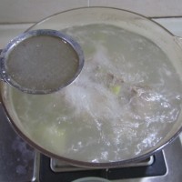 山药鱼丸棒骨汤------冬季暖身的做法图解3