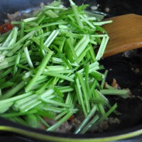 芹菜炒肉末的做法图解5