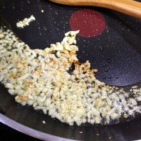 蒜蓉粉丝蒸丝瓜的做法图解2