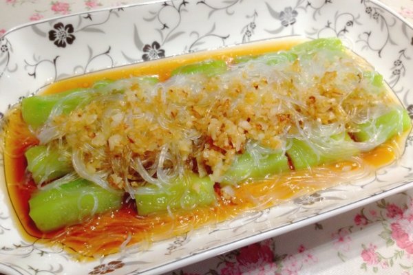 蒜蓉粉丝蒸丝瓜的做法