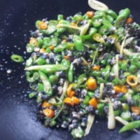 湖南本地辣椒炒田螺肉的做法图解5