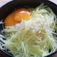 土豆丝五彩蛋饼的做法图解2