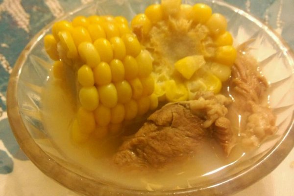豌豆玉米猪骨汤的做法