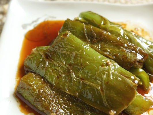 虎皮尖椒的做法