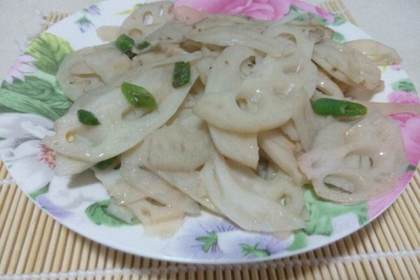 尖椒炒藕片的做法