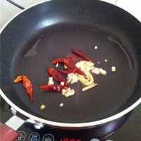 蒜苗芹菜炒肉的做法图解6