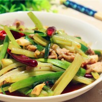 蒜苗芹菜炒肉的做法图解12