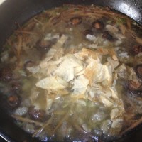 元旦新鲜牡蛎杂菜汤的做法图解8