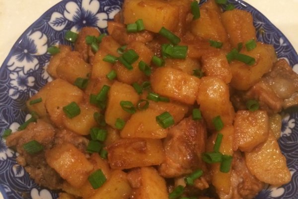 番茄酱之土豆烧肉的做法