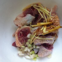 冬菇木耳蒸滑鸡的做法图解5