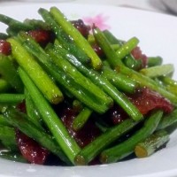爆炒蒜薹腊肠的做法图解3
