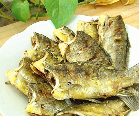 干炸小鲫鱼的做法