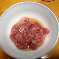 鲜美泡菜肉片炒年糕的做法图解2
