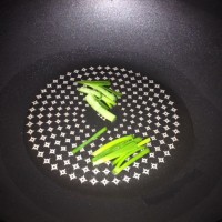 鲜美泡菜肉片炒年糕的做法图解6