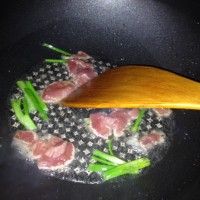 鲜美泡菜肉片炒年糕的做法图解7