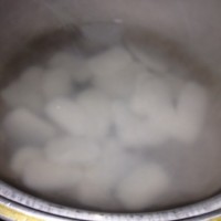 鲜美泡菜肉片炒年糕的做法图解8