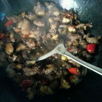 红烧牛肉萝卜汤的做法图解2