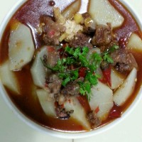 红烧牛肉萝卜汤的做法图解3