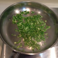 青椒炒茶树菇的做法图解5