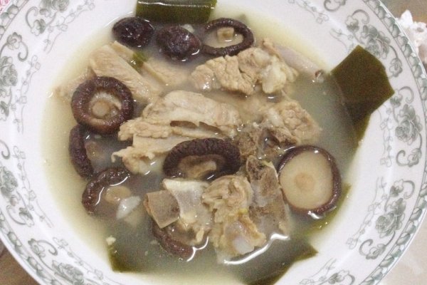 香菇海带排骨汤的做法