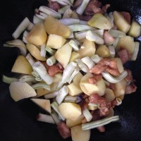 土豆芸豆炖肉的做法图解4