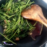 辣豆瓣炒红苋菜的做法图解5