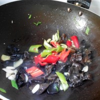 木耳炒鸡蛋的做法图解6