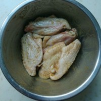 空气炸锅版盐焗鸡翅的做法图解2