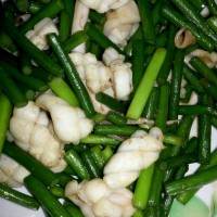蒜薹炒鱿鱼的做法图解6